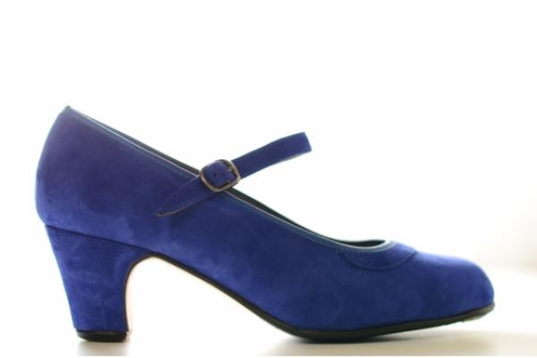 Flamenco shoes nailed in blue leather nailed